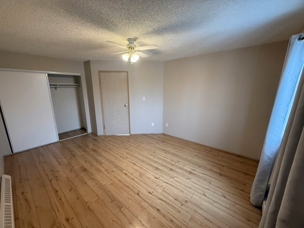 2520 50 Street NW, Edmonton, AB, T6L 7A8 - 18