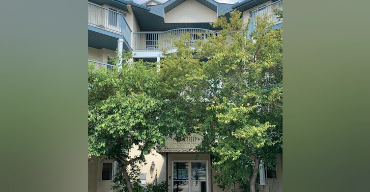 2520 50 Street NW, Edmonton, AB, T6L 7A8 - 3
