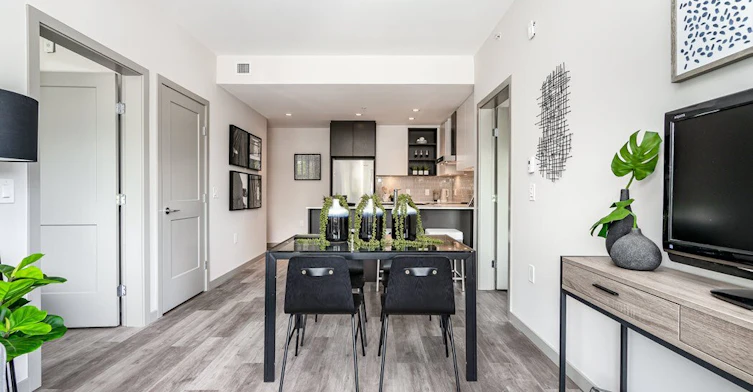 614-154 East 18th Street, North Vancouver, BC, V7L 0G6 - 3