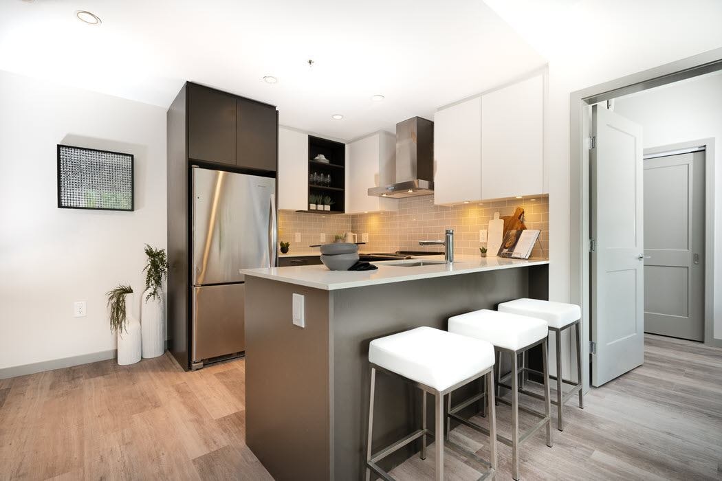 309-154 East 18th Street, North Vancouver, BC, V7L 0G6 - 2
