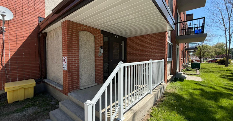 830 Wellington Street, Sarnia, ON, N7T 1J5 - 2