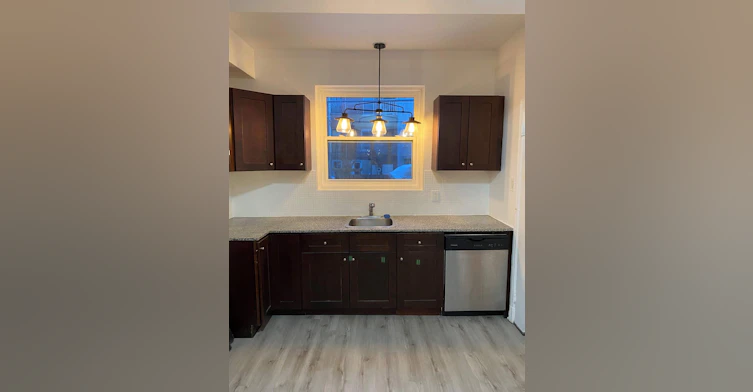 1-4201 Decarie Boulevard, Montréal, QC, H4A 3J8 - 2