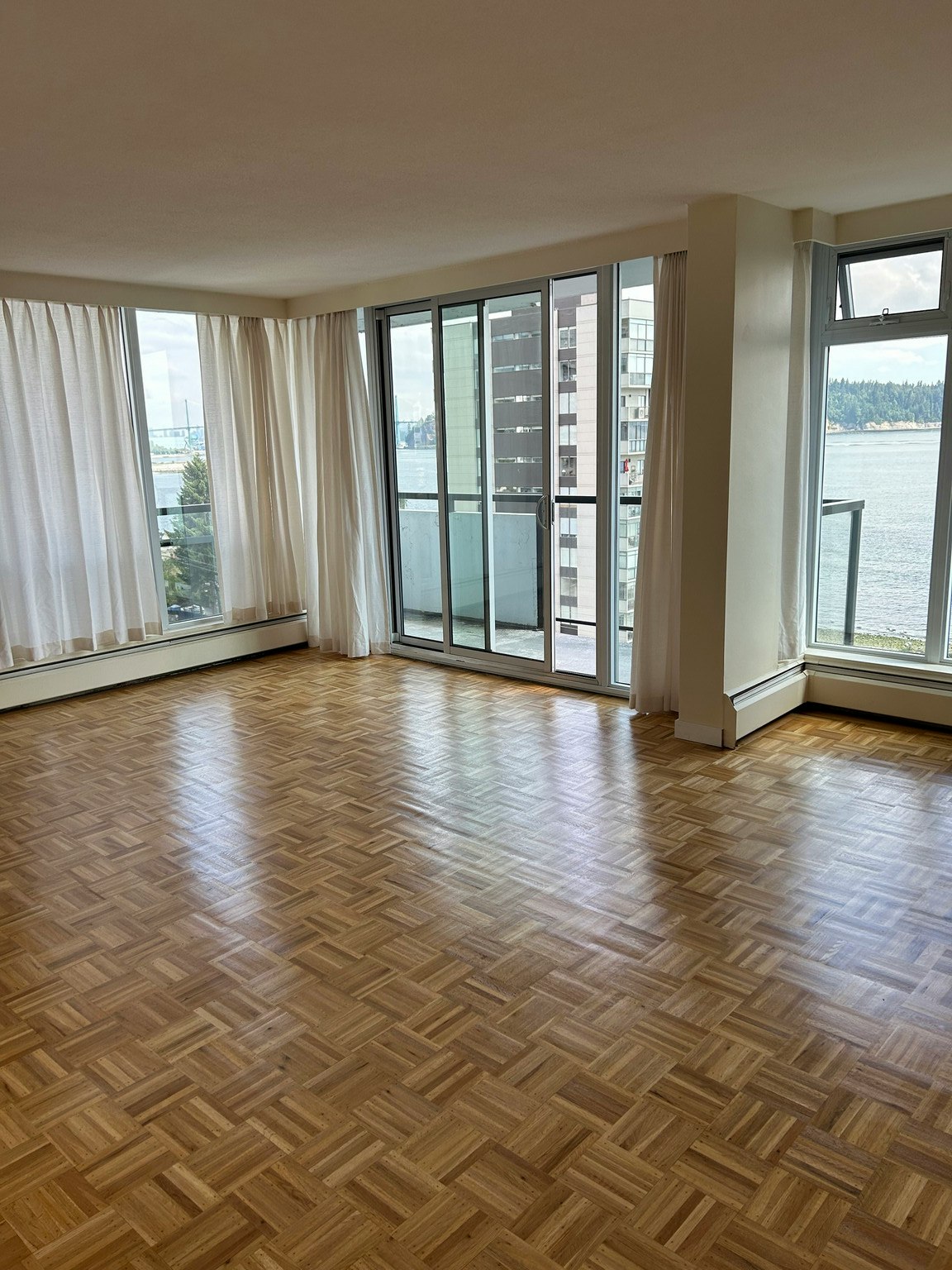 1006-1875 Bellevue Avenue, West Vancouver, BC, V7V 1B3 - 3
