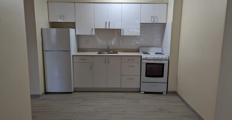 902-1220 Cardero Street, Vancouver, BC, V6G 2H7 - 2