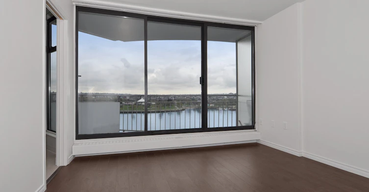 1600 L Beach Avenue, Vancouver, BC, V6G 1Y6 - 2