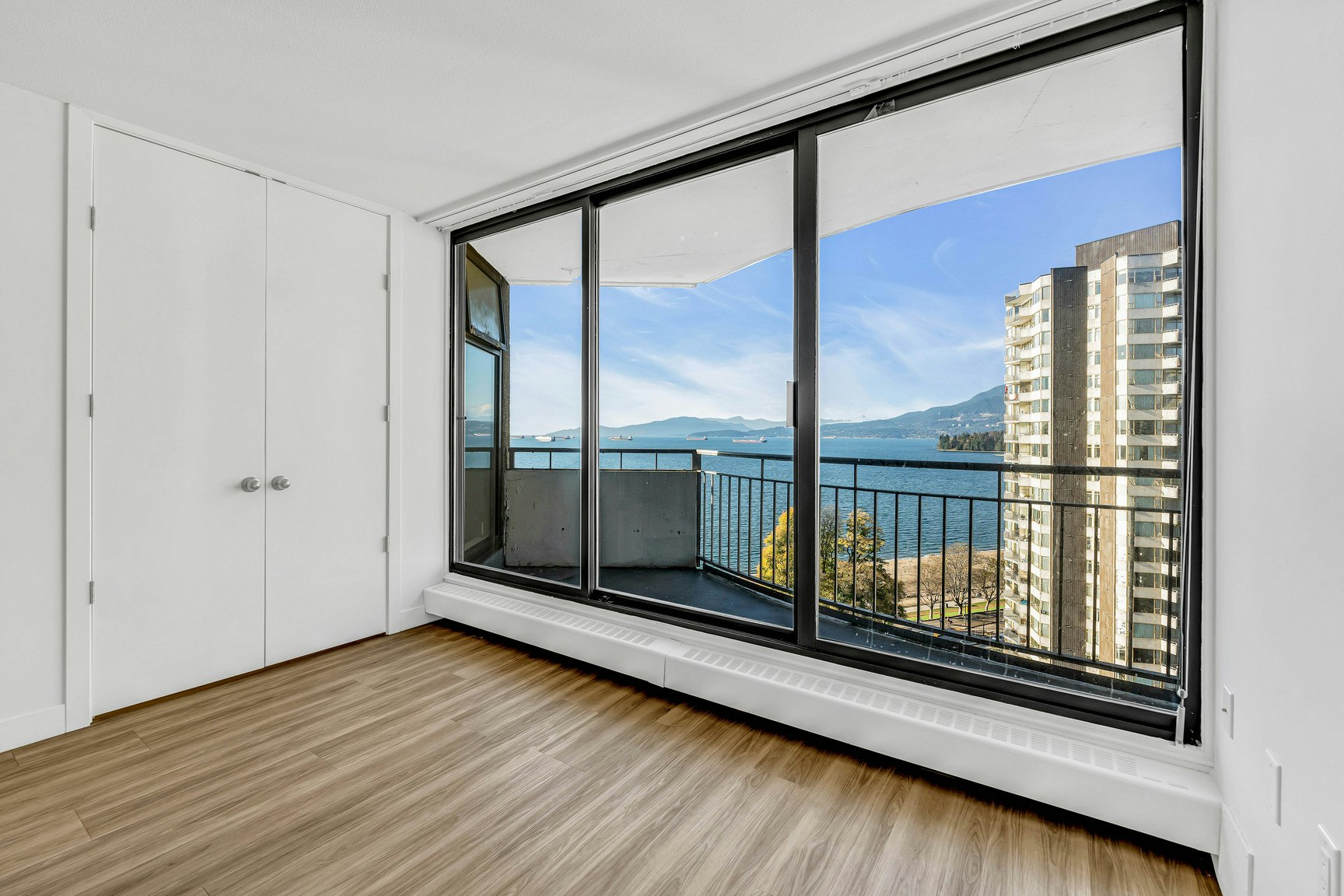 1600 L Beach Avenue, Vancouver, BC, V6G 1Y6 - 2