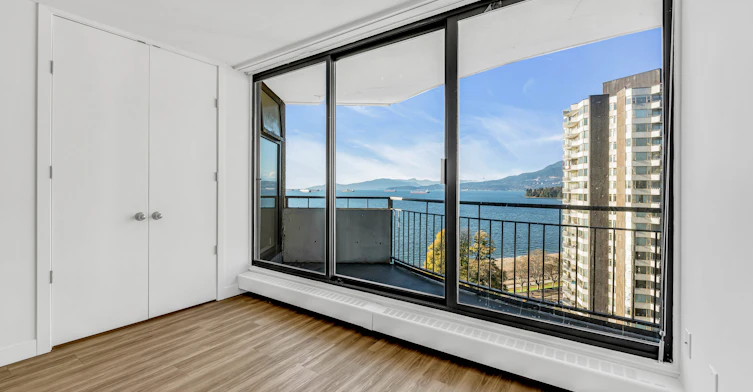 1600 L Beach Avenue, Vancouver, BC, V6G 1Y6 - 2