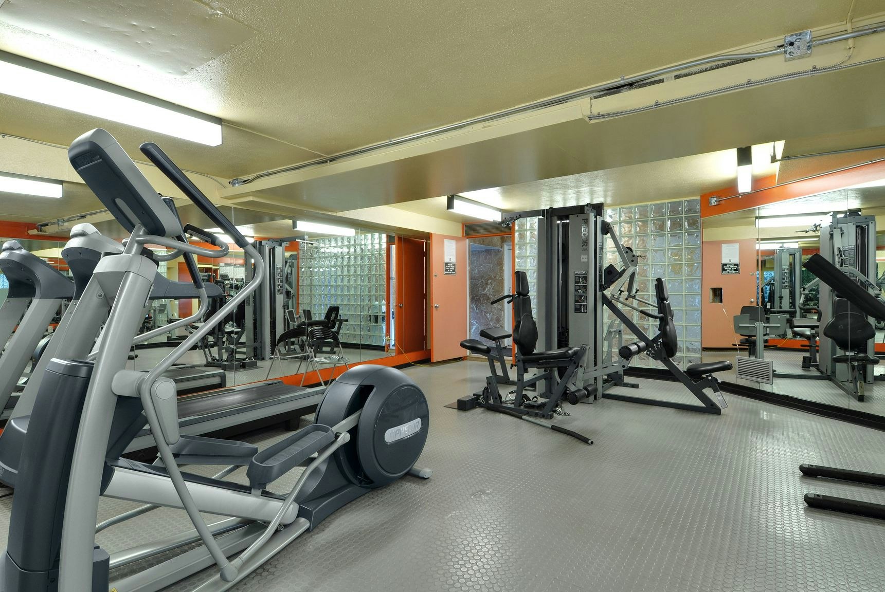 1600 L Beach Avenue, Vancouver, BC, V6G 1Y6 - 10