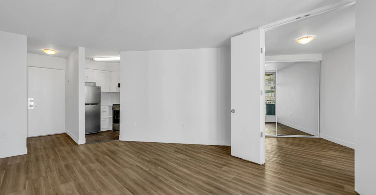 1600 L Beach Avenue, Vancouver, BC, V6G 1Y6 - 3
