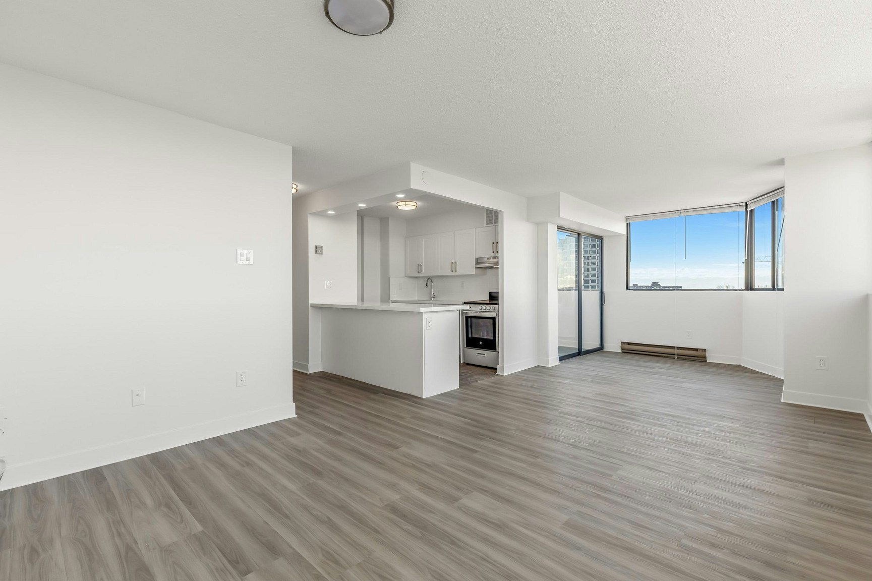 1201 Walden Circle, Mississauga, ON, L5J 4M9 - 2