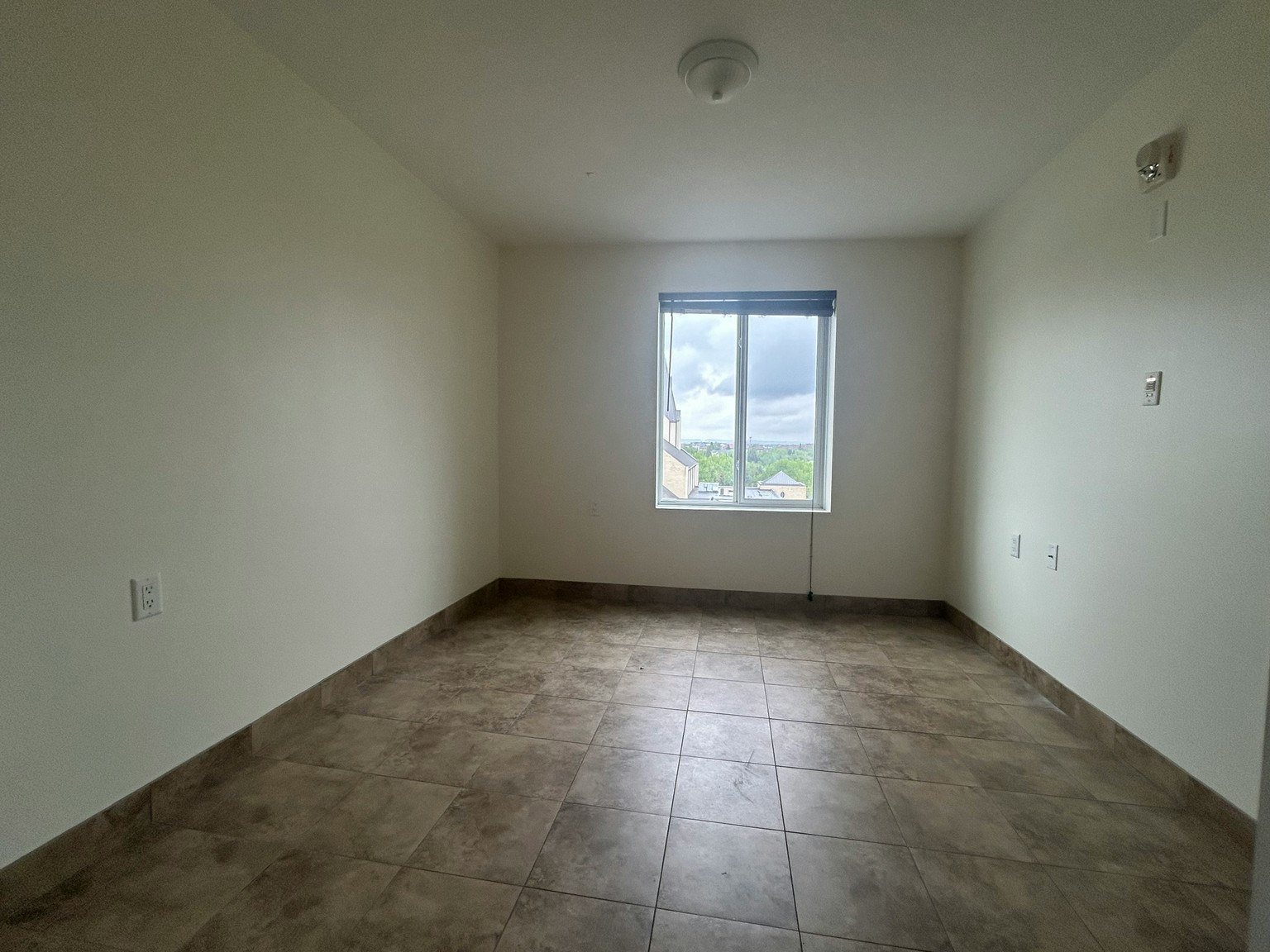 216-10405 102 Street, Grande Prairie, AB, T8V 2W5 - 2