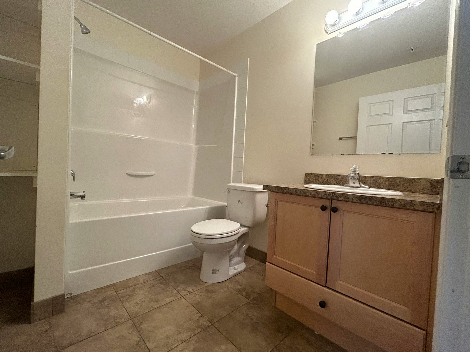 216-10405 102 Street, Grande Prairie, AB, T8V 2W5 - 6
