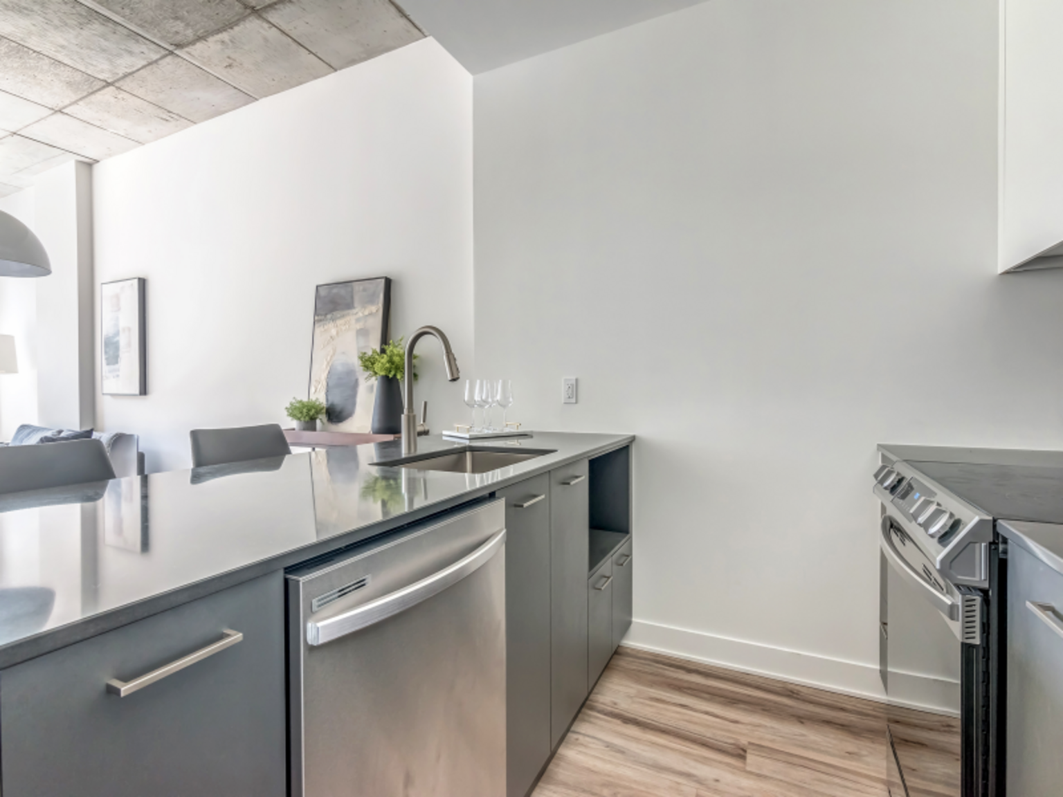 808-1999 William Rue, Montréal, QC, H3J 1R9 - 6