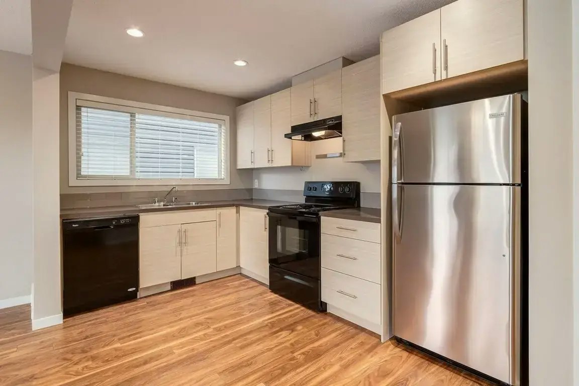 0103-1704 Heartland Avenue, Cochrane, AB, T4C 2L2 - 3