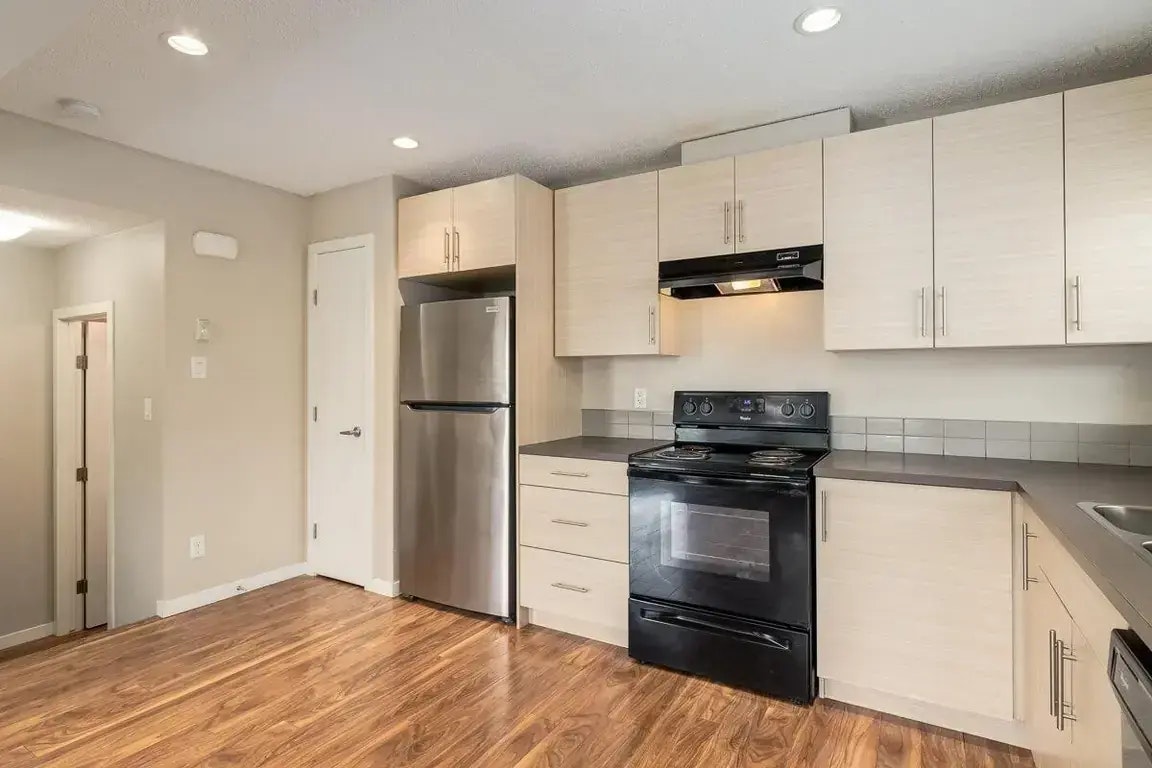 0201-1704 Heartland Avenue, Cochrane, AB, T4C 2L2 - 24
