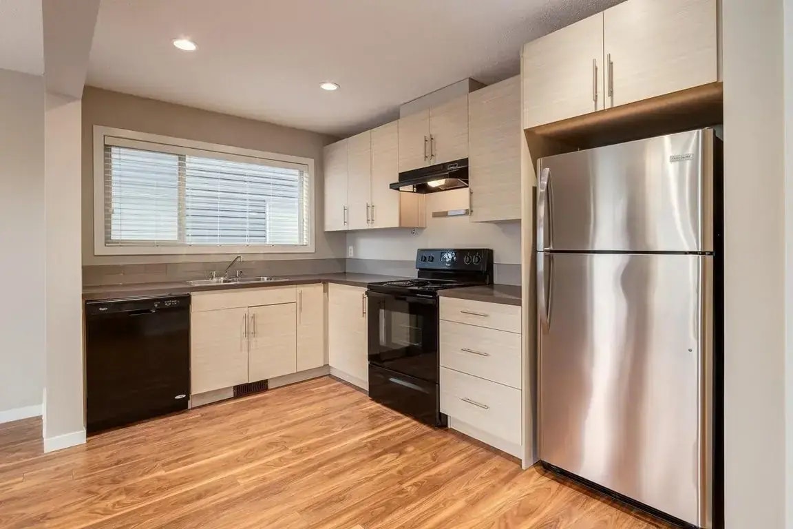 0201-1704 Heartland Avenue, Cochrane, AB, T4C 2L2 - 3