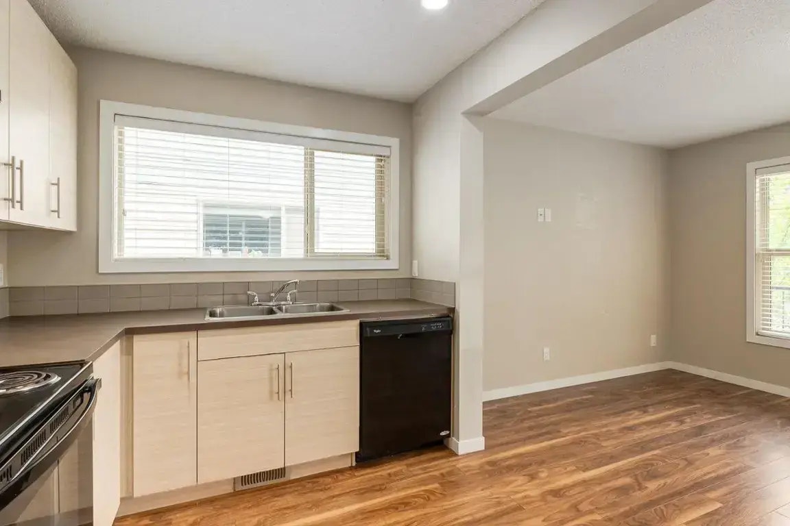 0201-1704 Heartland Avenue, Cochrane, AB, T4C 2L2 - 25