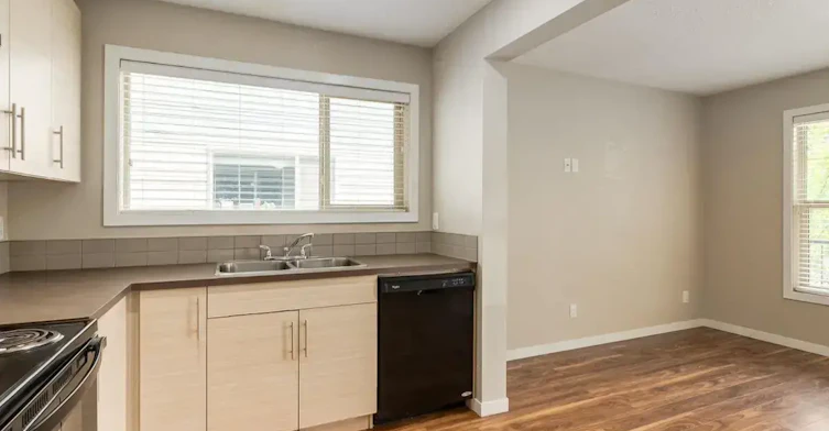 0201-1704 Heartland Avenue, Cochrane, AB, T4C 2L2 - 25