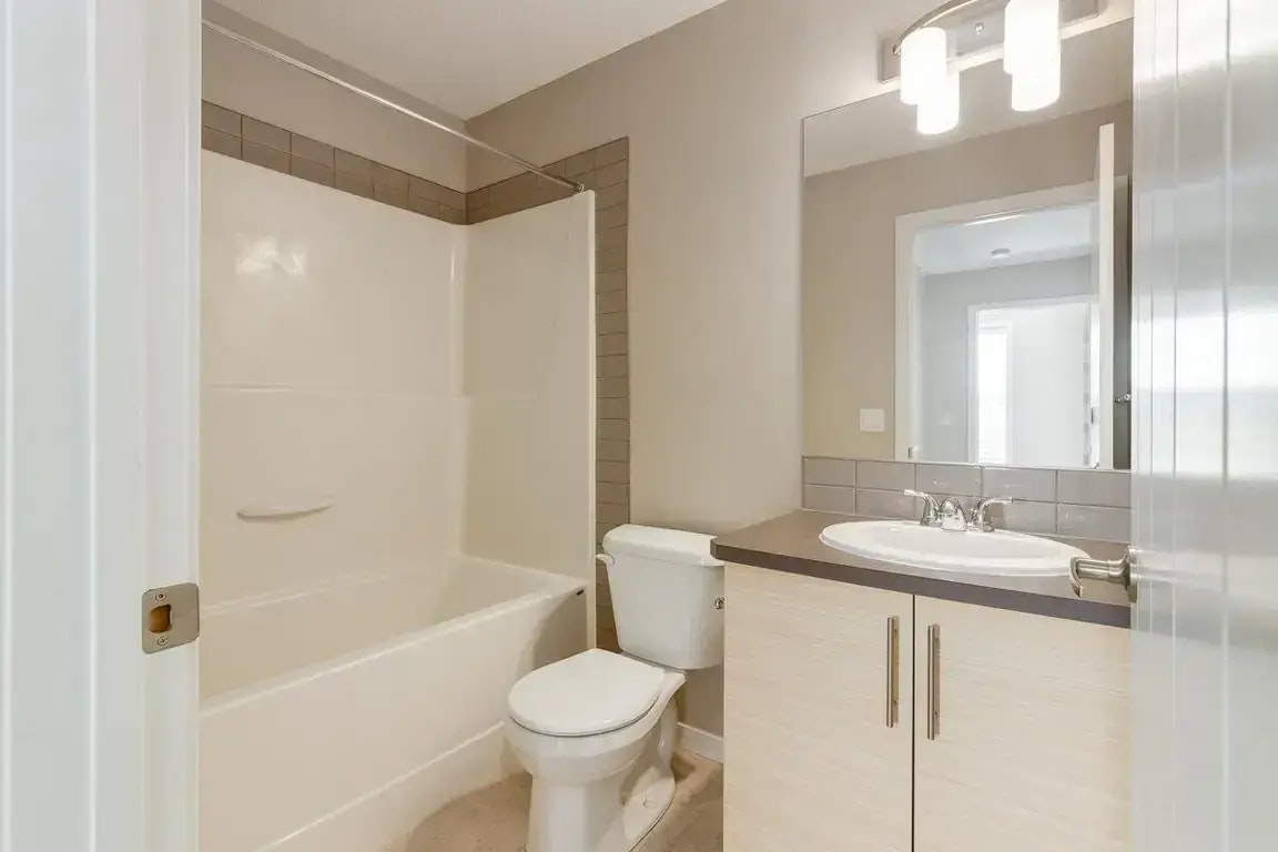 0201-1704 Heartland Avenue, Cochrane, AB, T4C 2L2 - 30