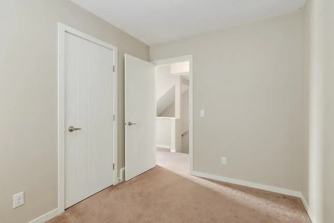 0201-1704 Heartland Avenue, Cochrane, AB, T4C 2L2 - 32