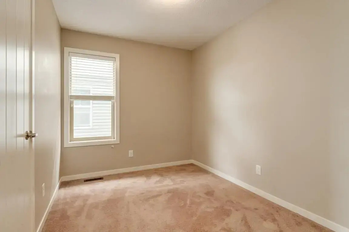 0201-1704 Heartland Avenue, Cochrane, AB, T4C 2L2 - 18