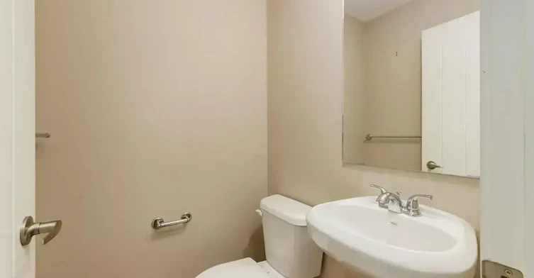 0201-1704 Heartland Avenue, Cochrane, AB, T4C 2L2 - 26