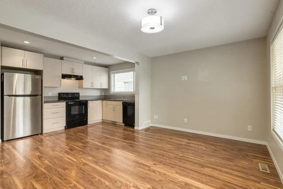 0201-1704 Heartland Avenue, Cochrane, AB, T4C 2L2 - 22