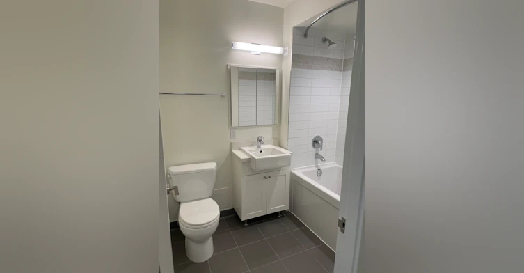 8-1925 Maple Street, Vancouver, BC, V6J 3T1 - 2