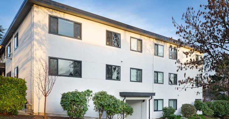 1-1925 Maple Street, Vancouver, BC, V6J 3T1