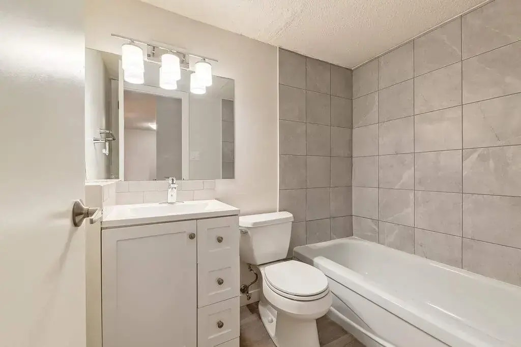 307-99 Carswell Road SE, Medicine Hat, AB, T1B 1M2 - 5