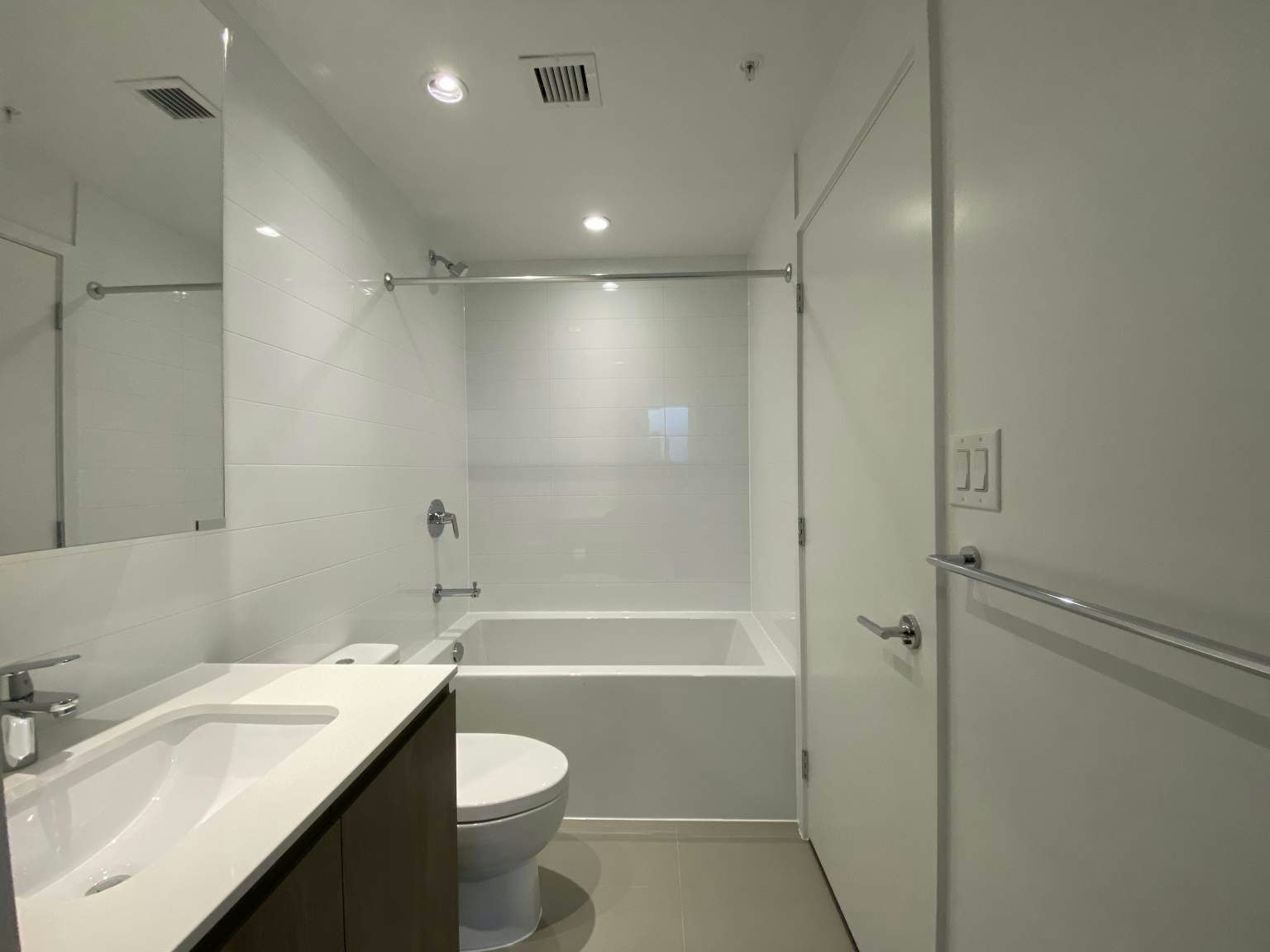 2209-4650 Brentwood Boulevard, Burnaby, BC, V5C 0M3 - 10