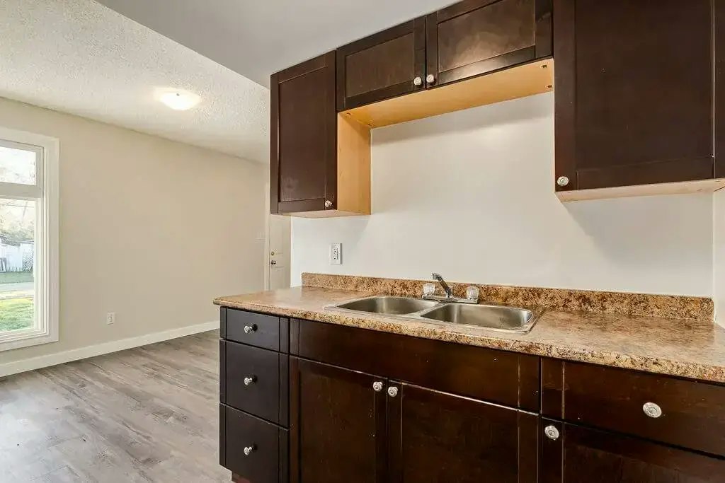 4607A-4603 48 Avenue, Wetaskiwin, AB, T9A 0M2 - 5