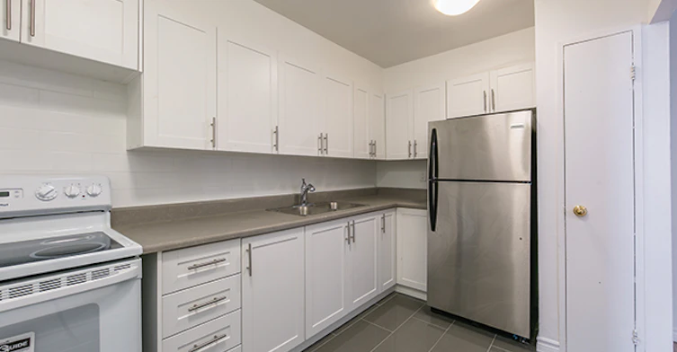 10 San Romanoway, Toronto, ON, M3N 2Y2 - 10