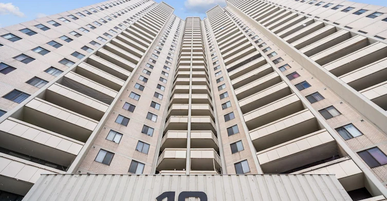 10 San Romanoway, Toronto, ON, M3N 2Y2 - 4