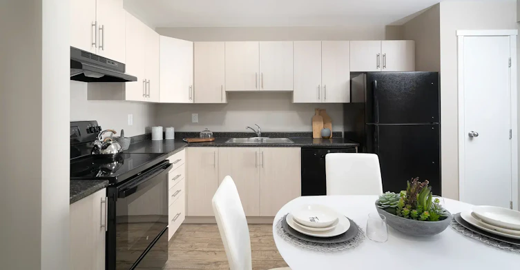 1085 Court Avenue, Winnipeg, MB, R2P 2H8 - 5