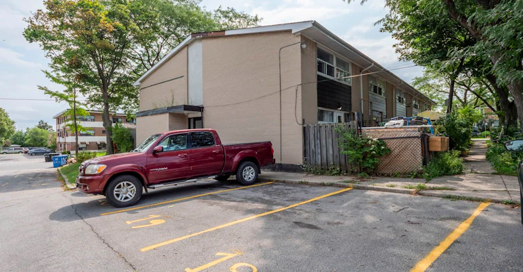2 Torbolton Drive, Toronto, ON, M9W 3Y2 - 19