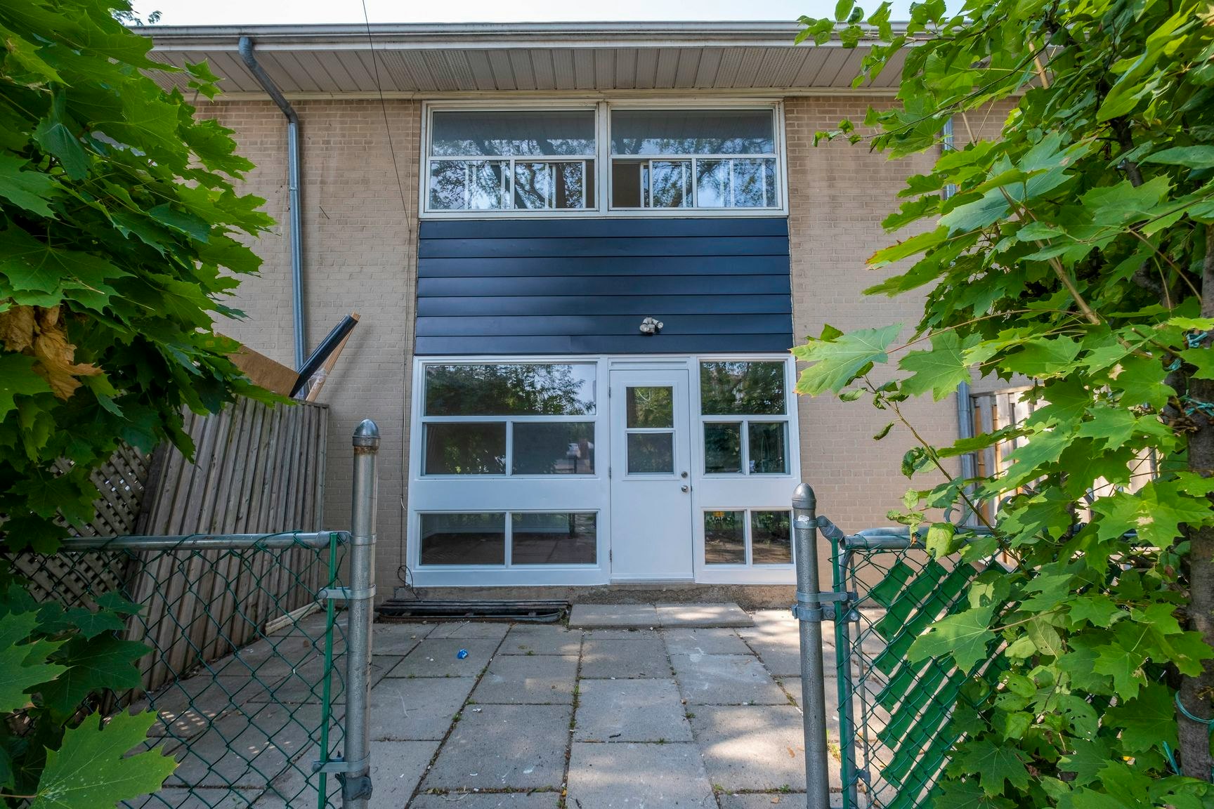 2 Torbolton Drive, Toronto, ON, M9W 3Y2 - 18