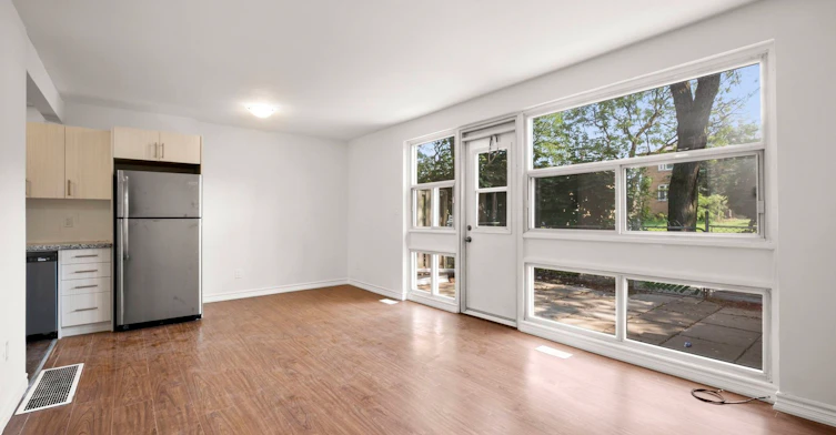 2 Torbolton Drive, Toronto, ON, M9W 3Y2 - 3