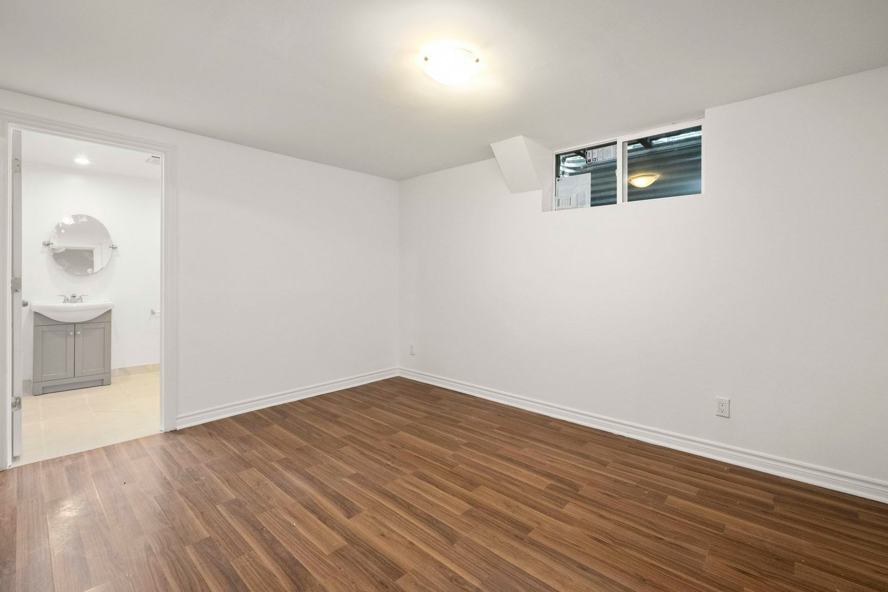 2 Torbolton Drive, Toronto, ON, M9W 3Y2 - 12