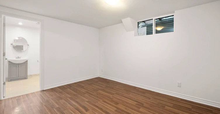 2 Torbolton Drive, Toronto, ON, M9W 3Y2 - 12