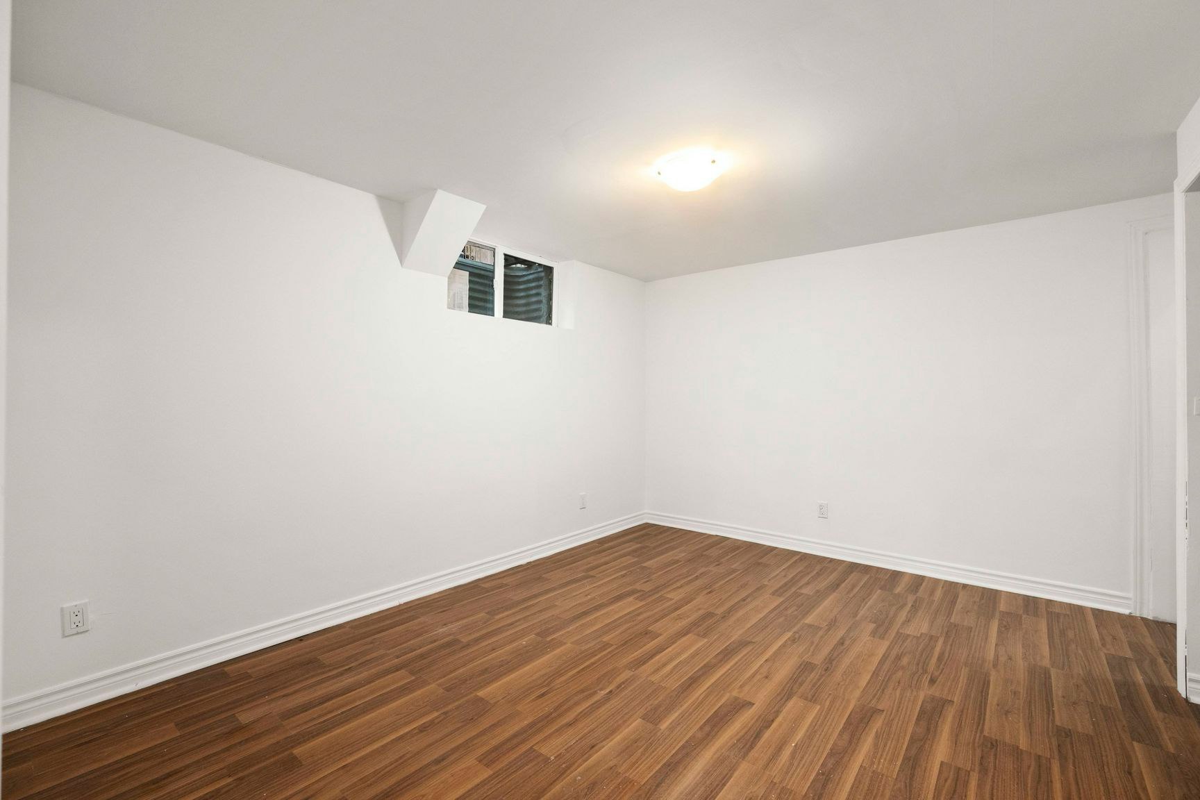 2 Torbolton Drive, Toronto, ON, M9W 3Y2 - 16