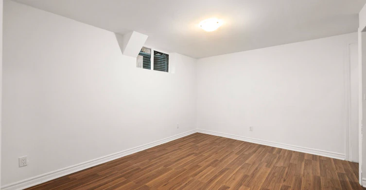 2 Torbolton Drive, Toronto, ON, M9W 3Y2 - 16