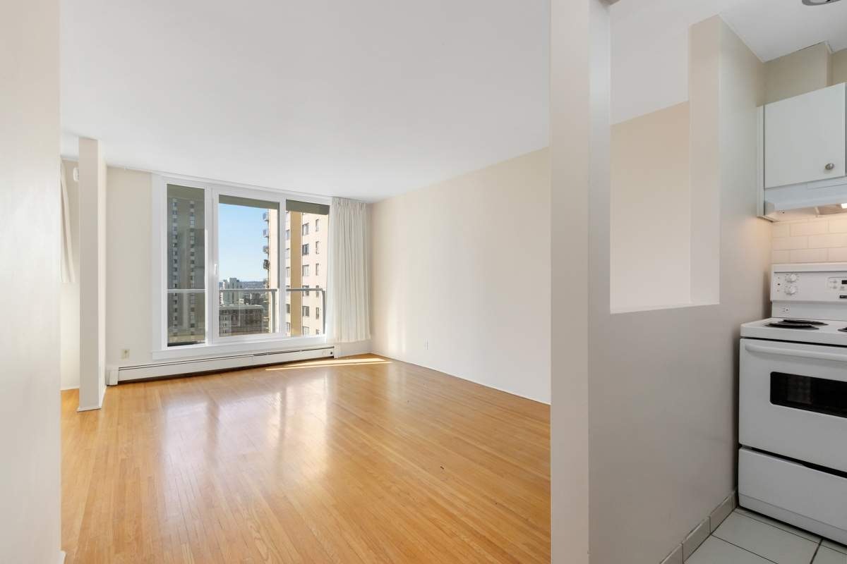1201-1250 Comox Street, Vancouver, BC, V6E 1K8 - 2