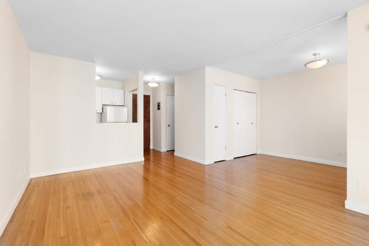 1201-1250 Comox Street, Vancouver, BC, V6E 1K8 - 3