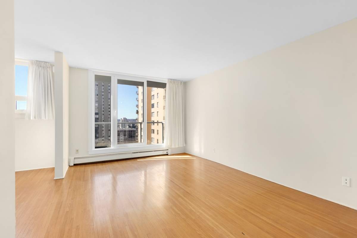 1201-1250 Comox Street, Vancouver, BC, V6E 1K8