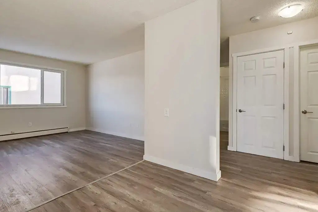 01-10033 154th Street, Edmonton, AB, T5P 2H1 - 9
