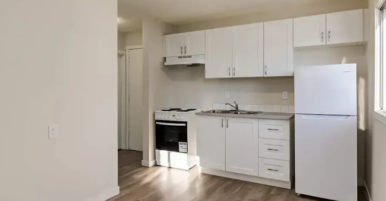 02-10033 154th Street, Edmonton, AB, T5P 2H1 - 10
