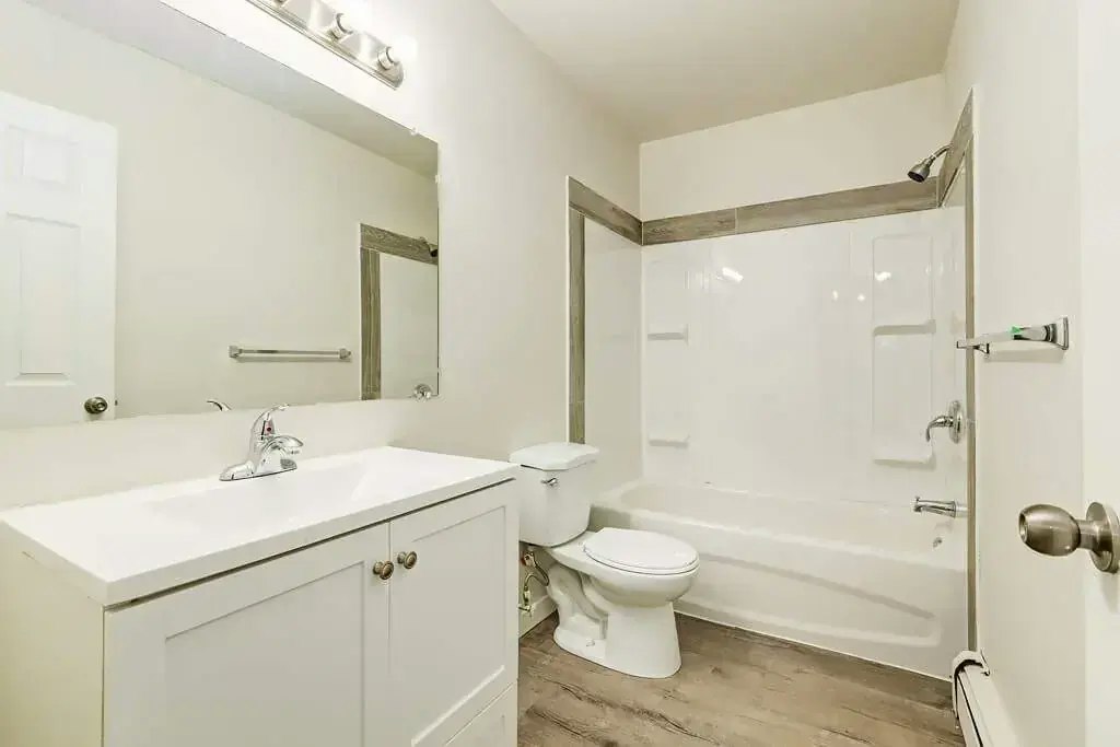 301-11825 88 Street, Edmonton, AB, T5B 3R9 - 9