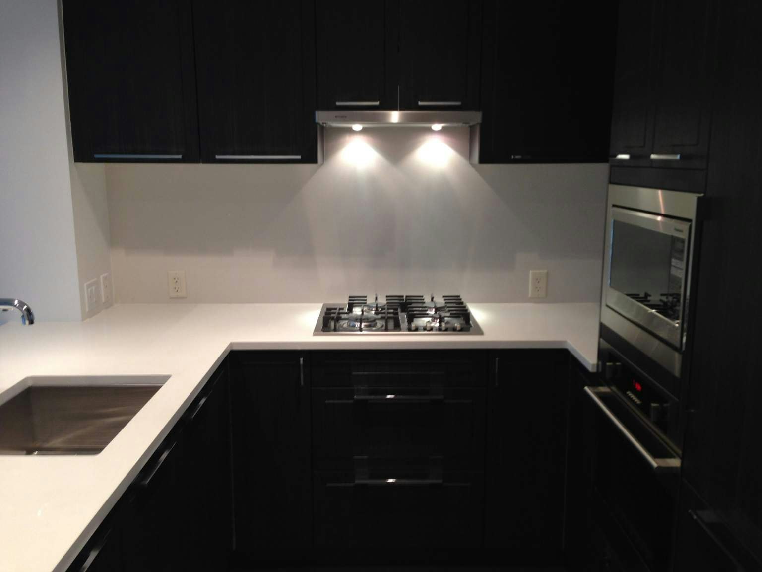 601-6677 Cambie Street, Vancouver, BC, V6P 0E6 - 3