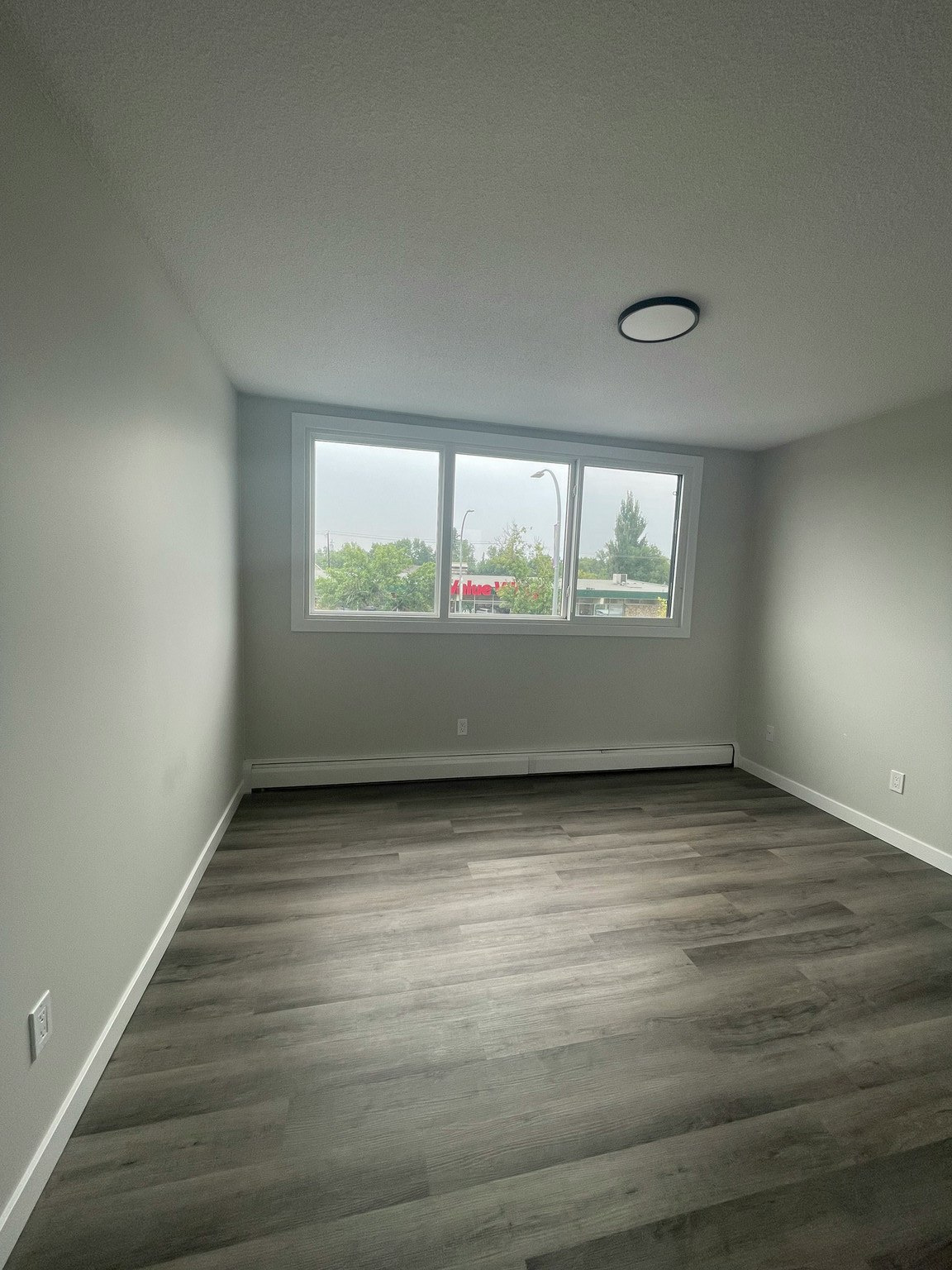 8927 82 Avenue Northwest, Edmonton, AB, T6C 0Z2 - 7